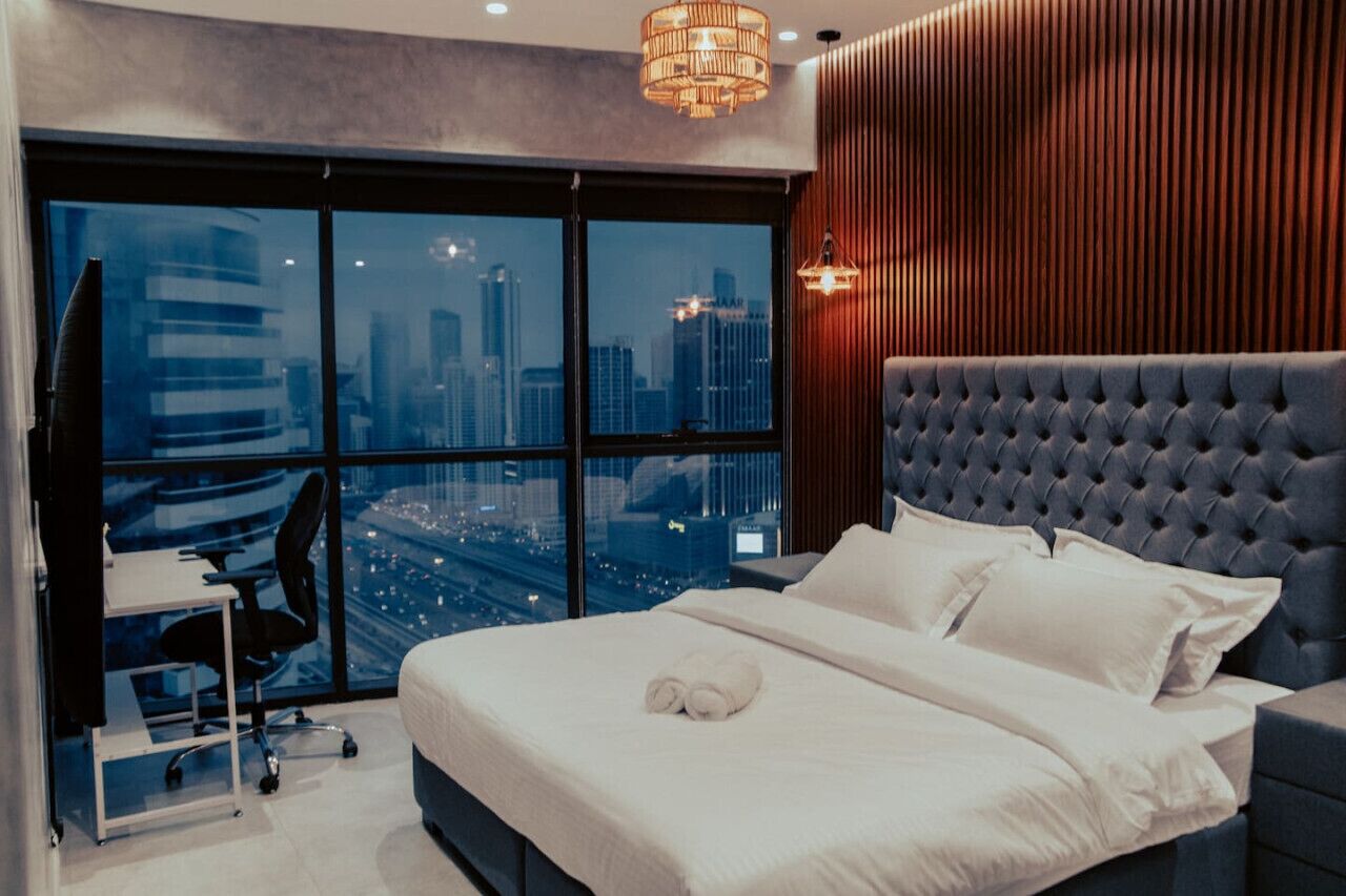 Bureau, fer et planche à repasser, lit parapluie, Wi-Fi