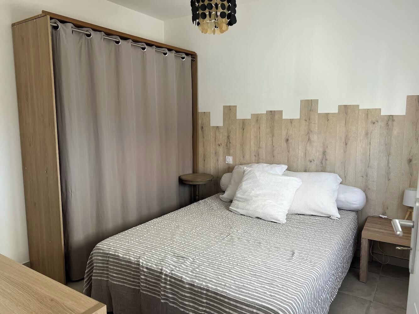 1 chambre, fer et planche à repasser, Wi-Fi