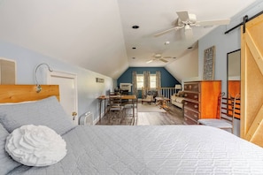1 bedroom, iron/ironing board, WiFi, bed sheets - Lovely Studio Loft with Pool (Arab)