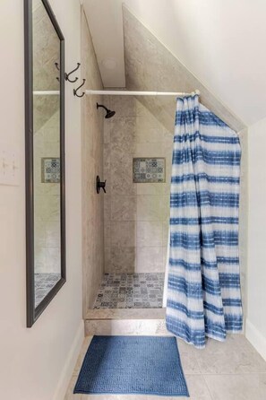 Hair dryer, towels - Lovely Studio Loft with Pool (Arab)