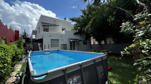 Outdoor spa tub - Havana Oasis With Pool in Miami 15 minutes from ALL ATTRACTIONS (Miami)