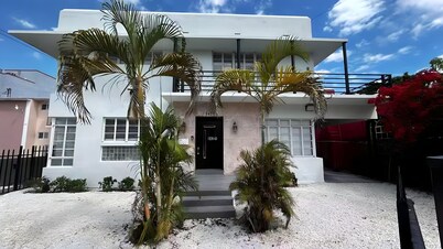 Havana Oasis With Pool in Miami 15 minutes from ALL ATTRACTIONS