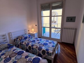 1 camera, ferro/asse da stiro, Wi-Fi gratuito