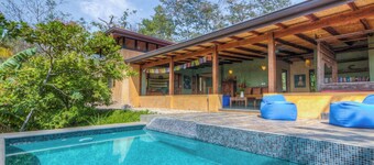 Casa Manigordos: Private Tropical Oasis – 5 Min Walk to Playa Guiones, Nosara