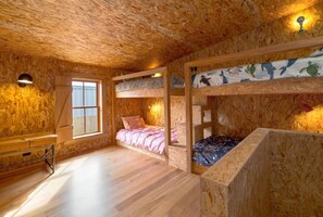 4 habitaciones, cuna de viaje, wifi gratis y ropa de cama 