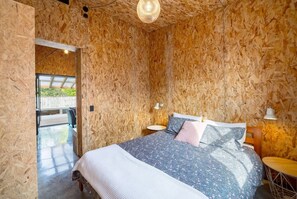 4 間睡房、可攜式嬰兒床、免費 Wi-Fi、床單