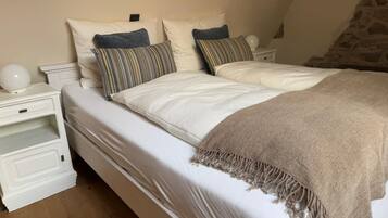 2 bedrooms, in-room safe, WiFi, bed sheets