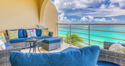 The Penthouse at LaSiesta
Stunning views in luxurious surroundings!