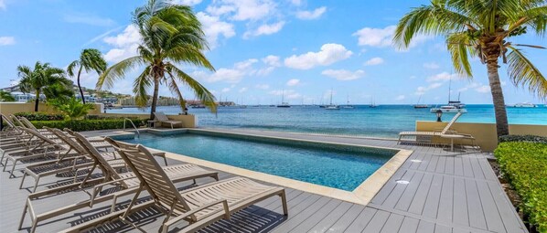 Alberca al aire libre 