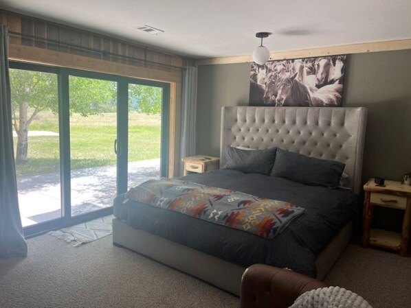 5 bedrooms, iron/ironing board, WiFi, bed sheets