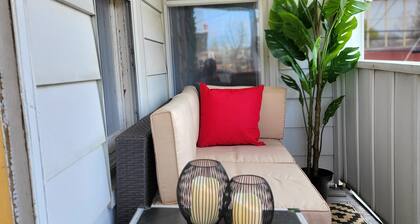 Charming 2-bedroom apartment with WiFi, AC in serene Allentown