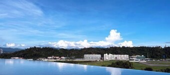 Restful Respite Tanjung Aru Inifnity Pool 2BR