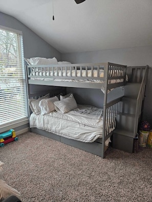 3 bedrooms, WiFi, bed sheets