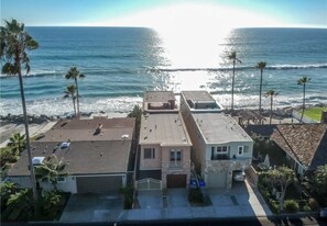 Exterior - Luxury Beachfront, Listen to Waves,  Enjoy Views (Oceanside)