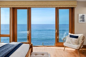 4 bedrooms, desk, iron/ironing board, travel crib