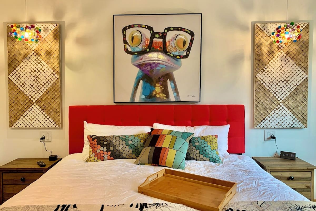 In-room safe, blackout curtains, free WiFi, bed sheets