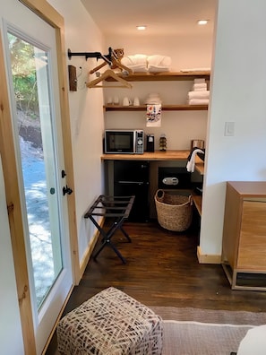 In-room safe, blackout curtains, free WiFi, bed sheets