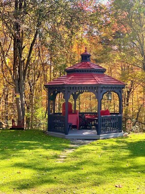 Cabin, Multiple Bedrooms | In-room safe, individually decorated, individually furnished - Green Acres Retreat  (Hancock)