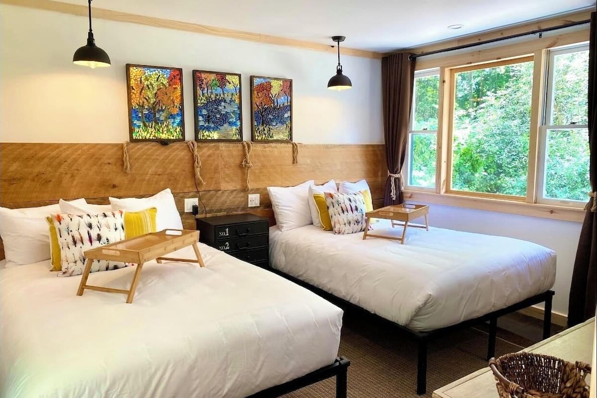 In-room safe, blackout curtains, free WiFi, bed sheets