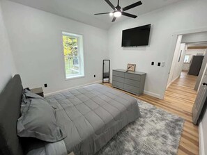 3 bedrooms, WiFi, bed sheets - Twin pines 3 Summary: (Northville)