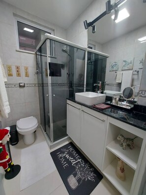 Shower, hair dryer, bidet, towels - Charming Apartment • Lapa • Saint Teresa (Centro Rio de Janeiro)