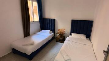 2 bedrooms, iron/ironing board, WiFi, bed sheets