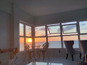 Interior - Waterfront with incredible views (Freeport)