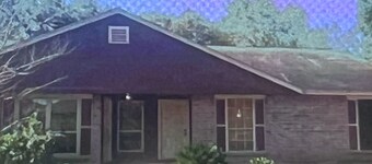 Charming 3-bedroom house with WiFi, AC in peaceful Katy