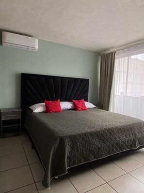 Quarto luxo | Wi-Fi de cortesia, roupa de cama