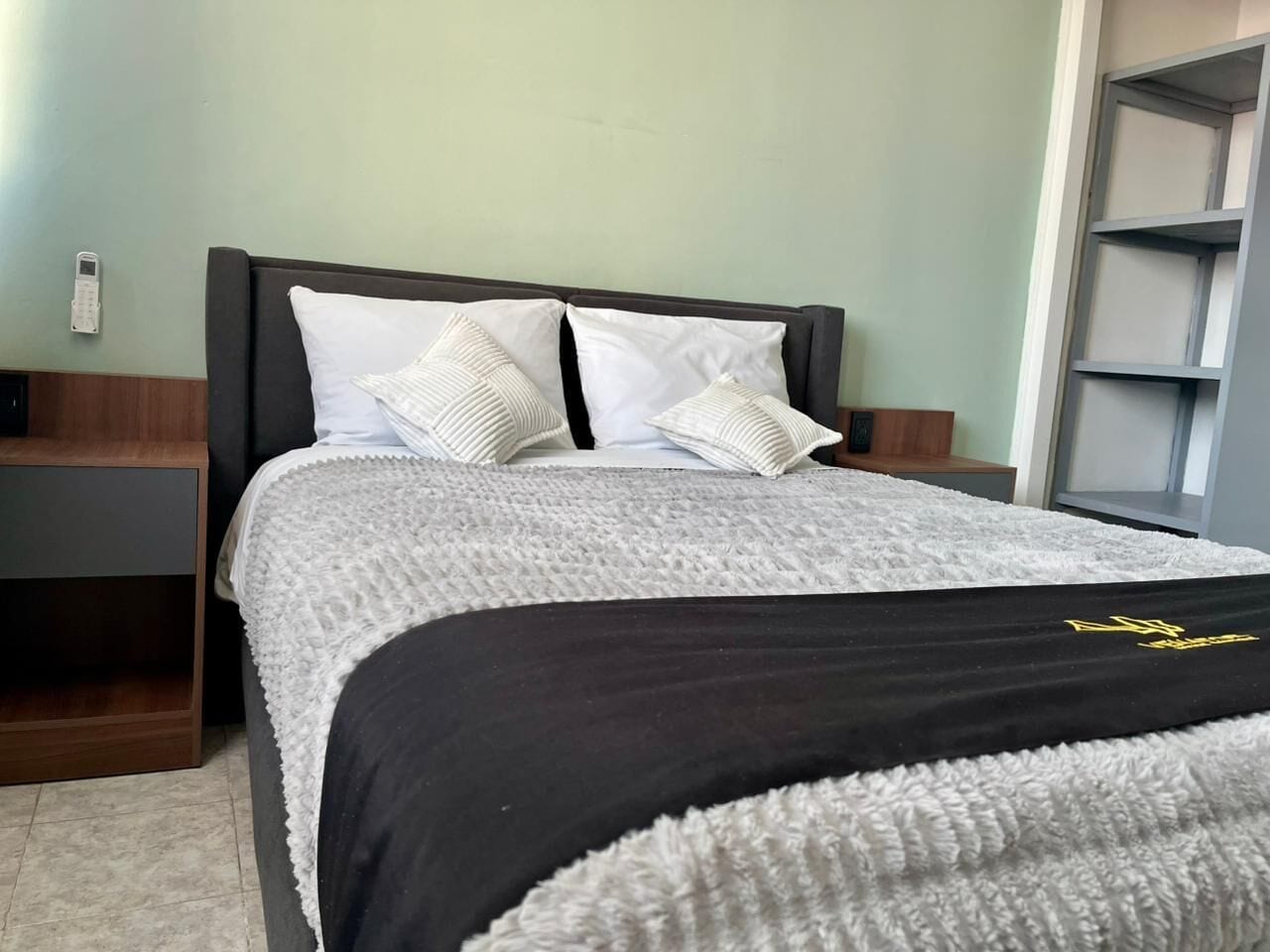 Kamar Basic | Wi-Fi gratis dan seprai linen