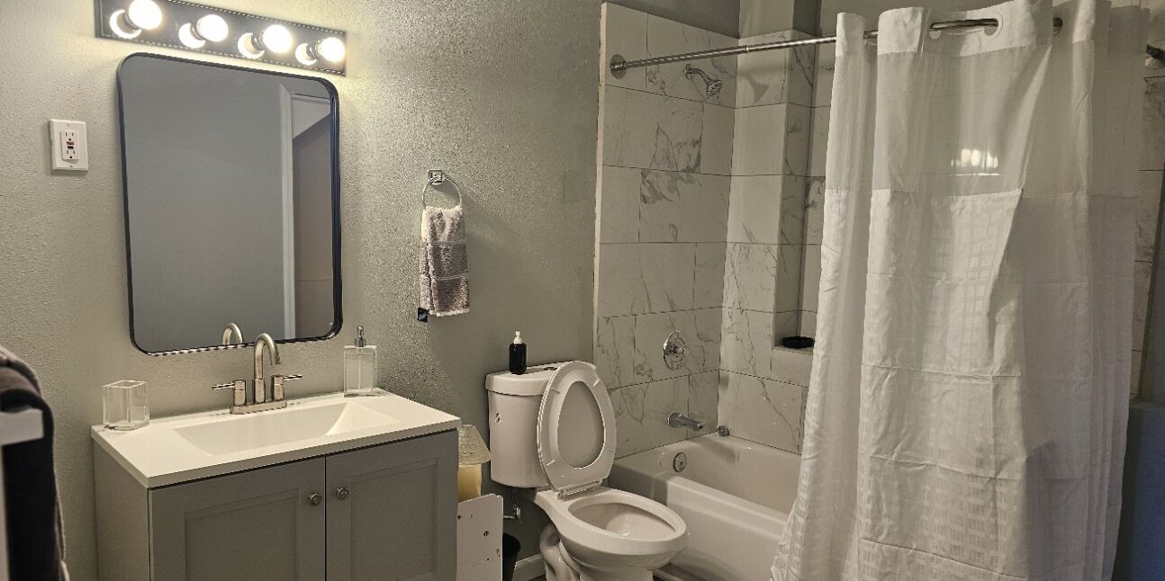 Towels, soap, shampoo, toilet paper
