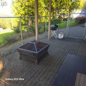 Outdoor spa tub - Peaceful place with 360 views of the town (Snohomish)