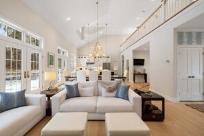 智能电视、壁炉、乒乓球、书