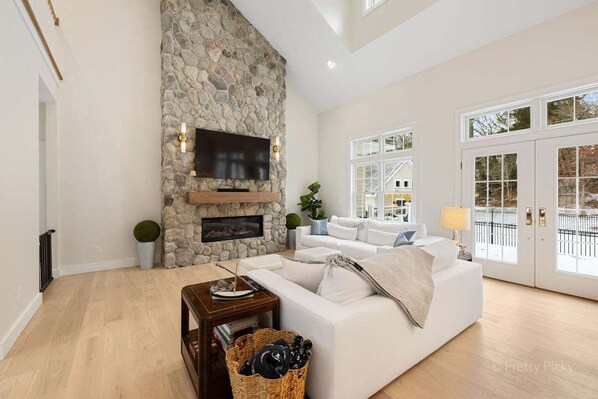 Smart TV, fireplace, table tennis, books