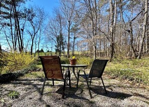 Outdoor dining - Rhoz-A-Bee's on The Farm (Wildwood)