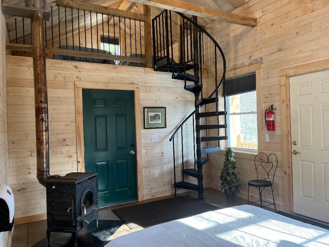 1 bedroom, desk, WiFi, bed sheets