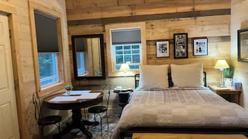 1 bedroom, desk, WiFi, bed sheets