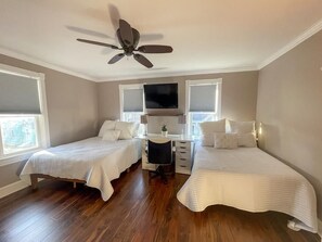 4 bedrooms, iron/ironing board, free WiFi