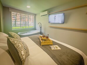 Premium bedding, memory foam beds, soundproofing, iron/ironing board - Edificio Atalanta (Medellín)