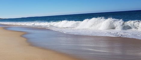 Una playa cerca