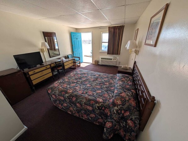 Basic Single Room, 1 Large Twin Bed | Desk, laptop workspace, blackout drapes, free WiFi - Relax Inn (New Castle)