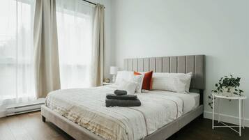 2 bedrooms, desk, iron/ironing board, travel crib