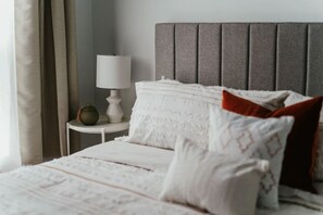 2 bedrooms, desk, iron/ironing board, travel cot