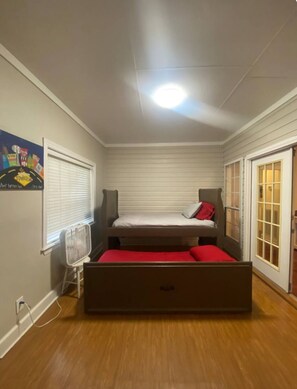 3 Schlafzimmer, Bügeleisen/Bügelbrett, WLAN, Bettwäsche