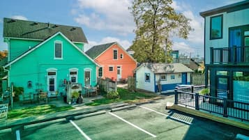 House, Private Bathroom, City View (710) | View from property