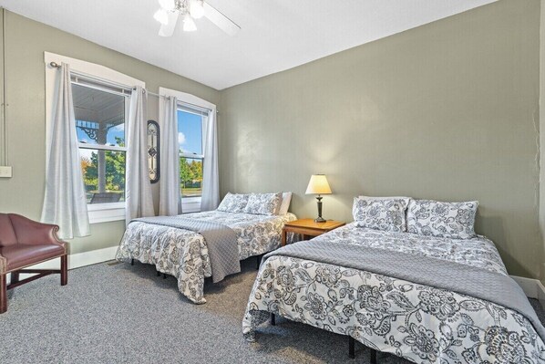 House, Private Bathroom, City View (710)