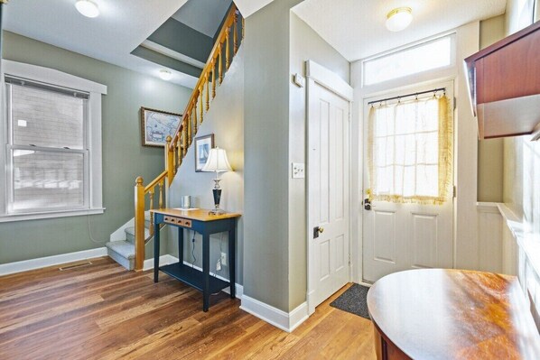 House, Private Bathroom, City View (710) | 3 bedrooms - Indy Stadium Villas 710 (Indianapolis)