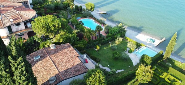 4 bedrooms