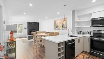 冰箱、微波炉、炉灶、洗碗机