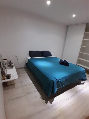 1 室のベッドルーム、WiFi、ベッドシーツ